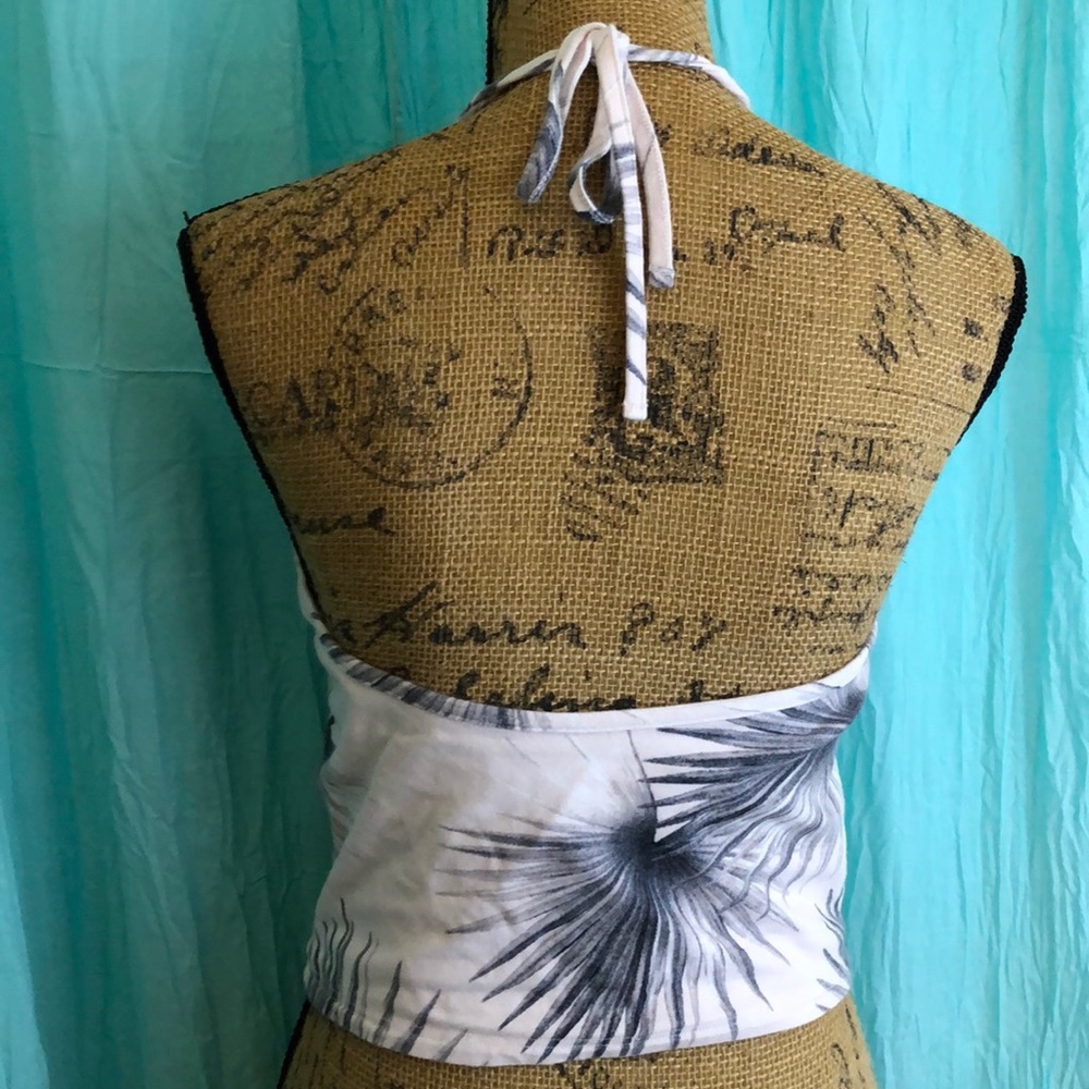 Reversible halter top - Picture 2 of 5
